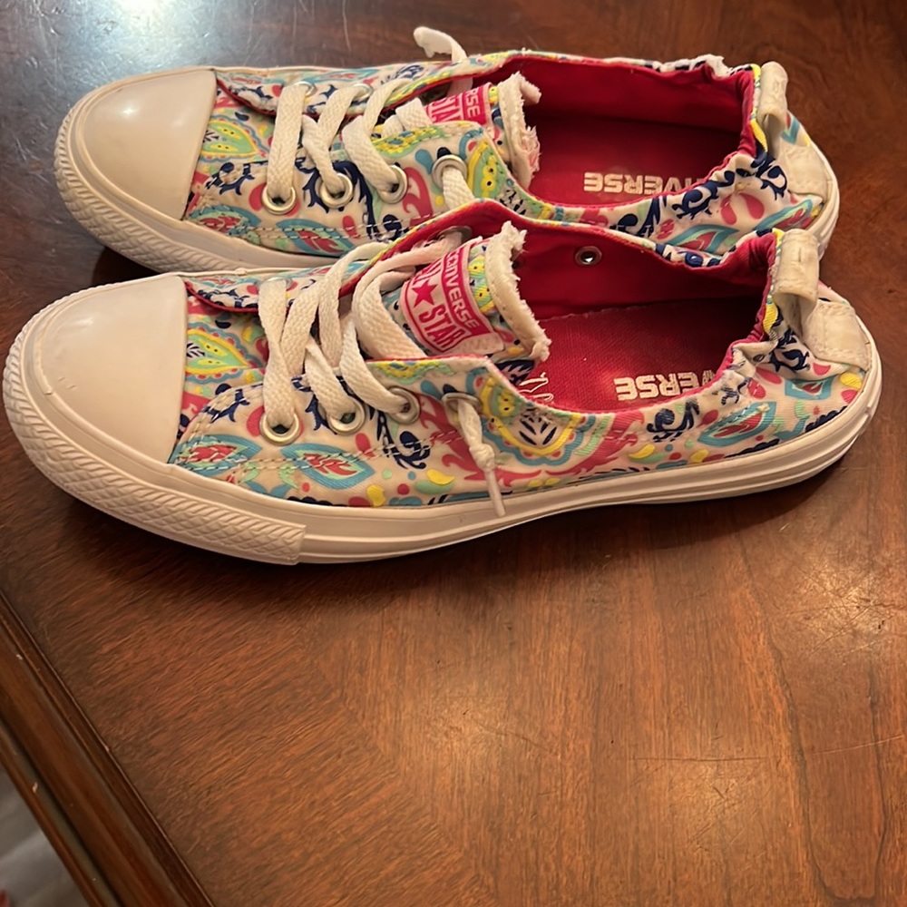 Converse all-star size 5 paisley print